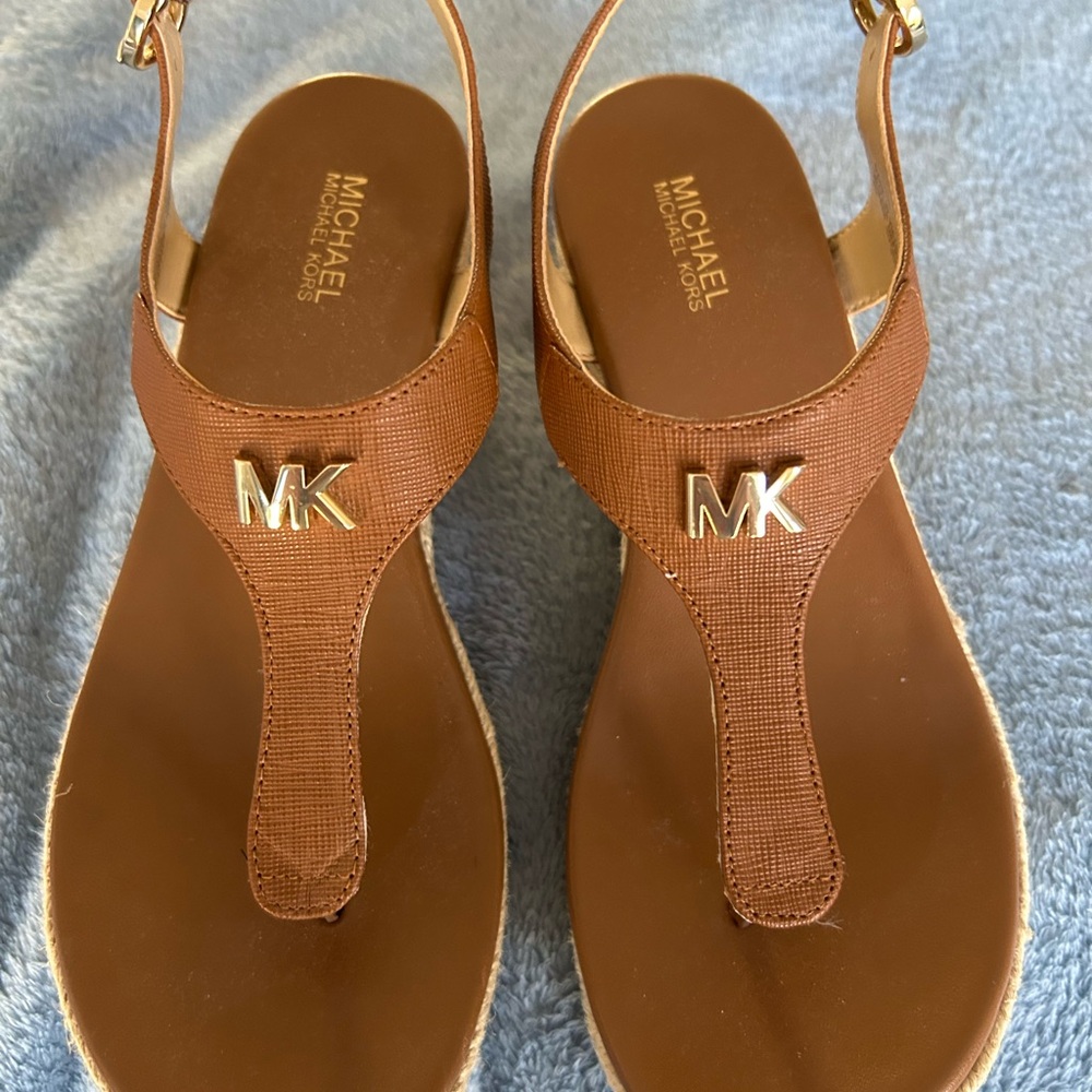 Michael Kors Brown Sandals never worn. Brand new